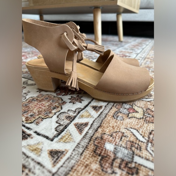 Bryr Clogs - Picture 2 of 8